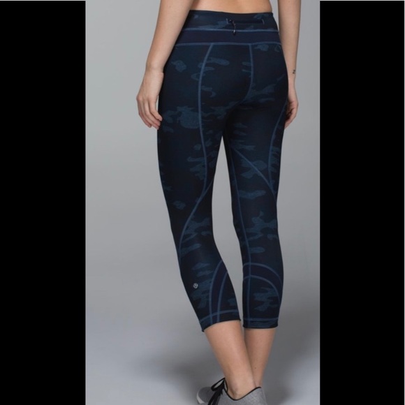 lululemon athletica Pants - Lululemon Run oil Slick Blue Camo Crop Leggings Inspire Crop Full-On Luxe 4
